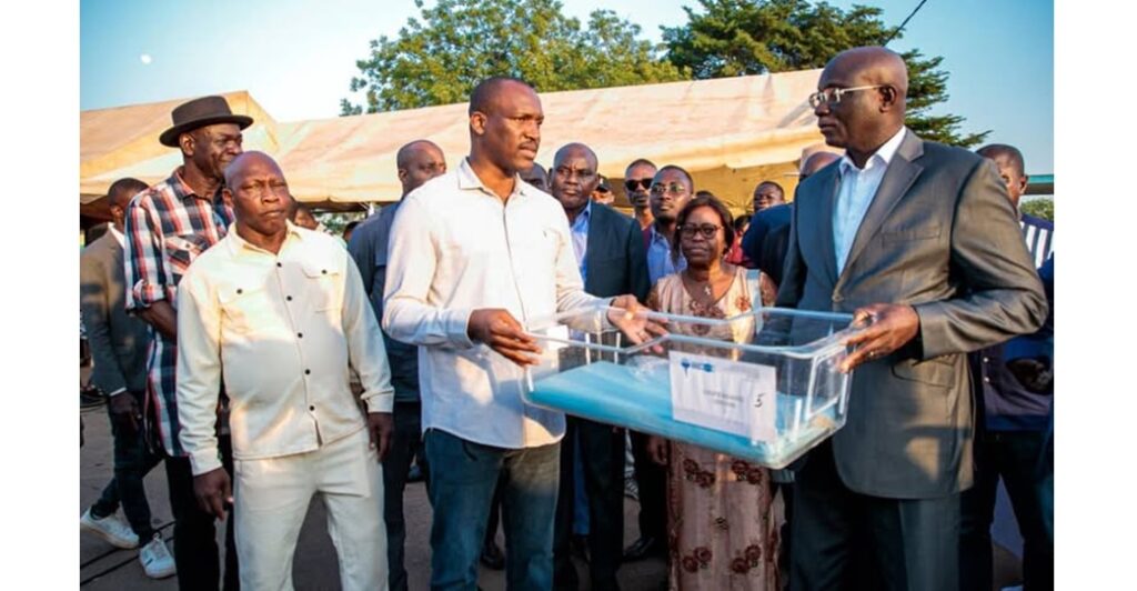Côte d’Ivoire -AIP/ Le conseil régional remet du matériel et des équipements médicaux aux centres de santé du Haut Sassandra