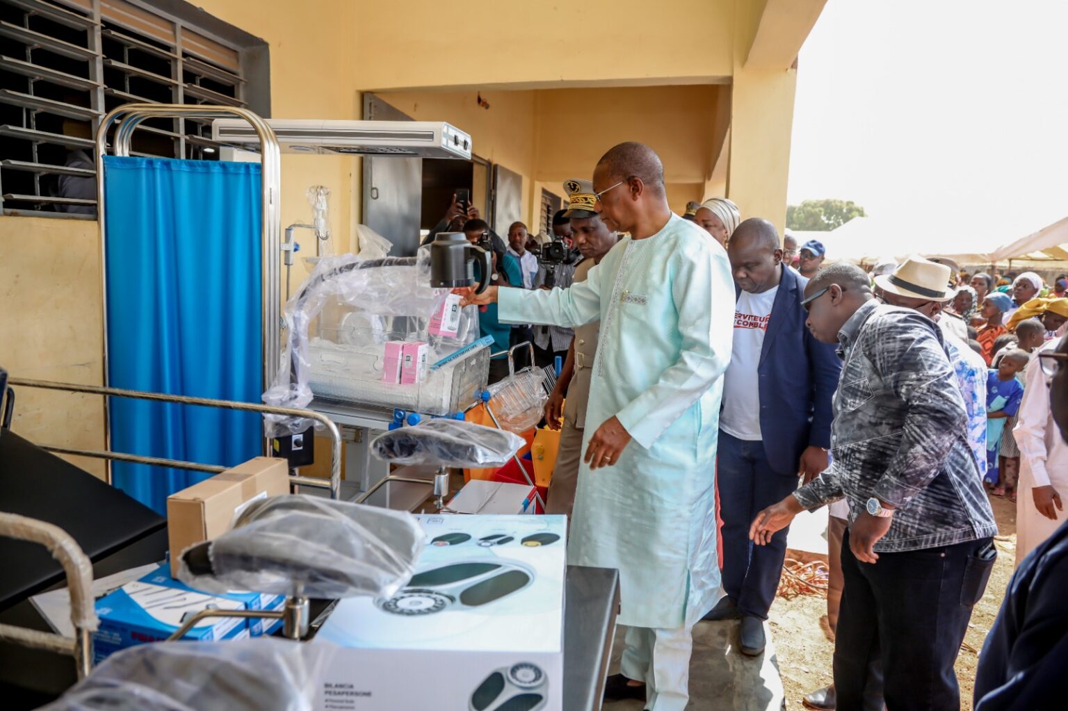 Côte d’Ivoire-AIP/ Noël 2024 : une entreprise de construction fait don de matériel médical à l’hôpital de Kouto
