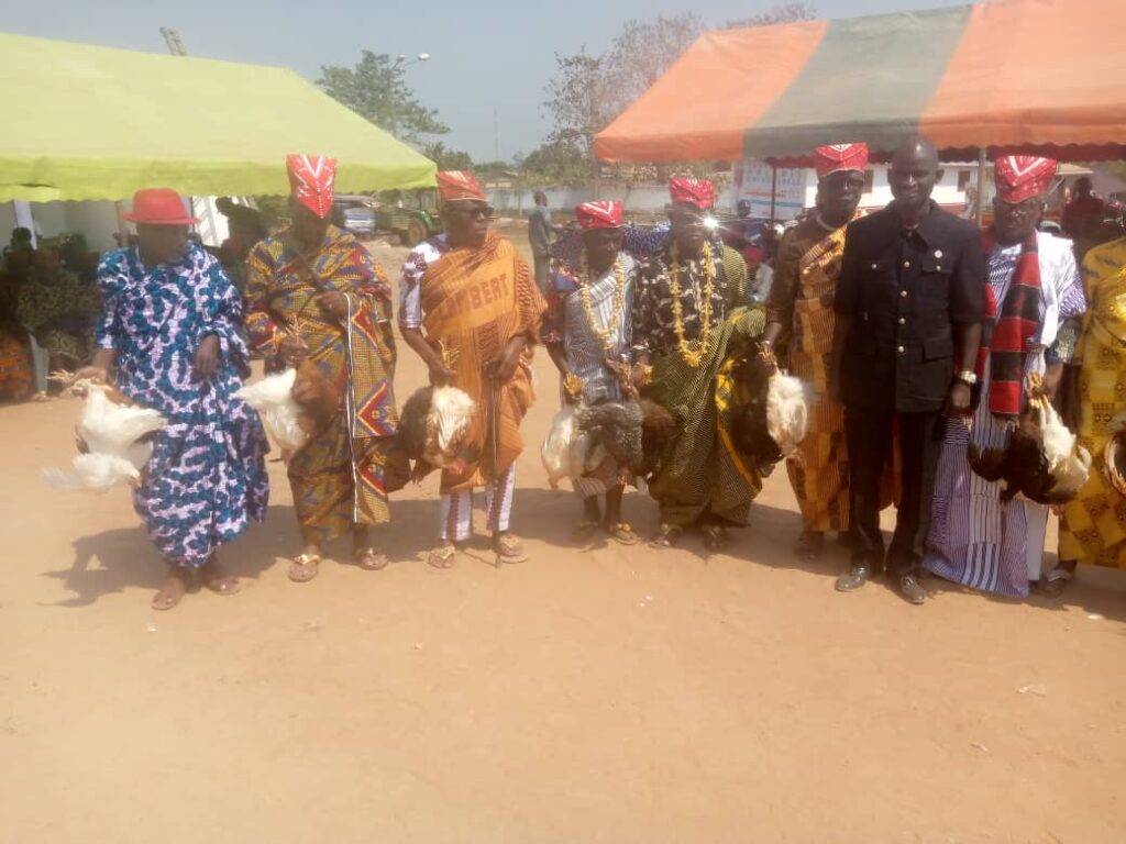 Côte-d’Ivoire-AIP/ Le président Zoro Epiphane offre des vivres aux chefs traditionnels et de communauté de Zuénoula et de Gohitafla pour la fête du nouvel an