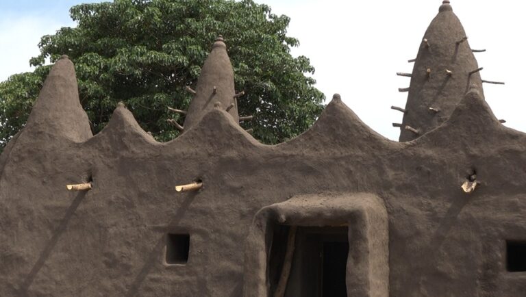 Côte d’Ivoire-AIP/ Remise à Siana des clés de la mosquée de type soudanais réhabilitée