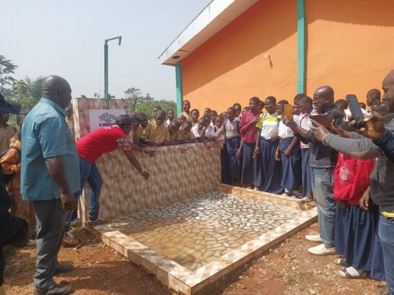 Côte d’Ivoire-AIP/ La coopérative de cacao SCANFI inaugure deux forages au profit de deux villages à Abengourou