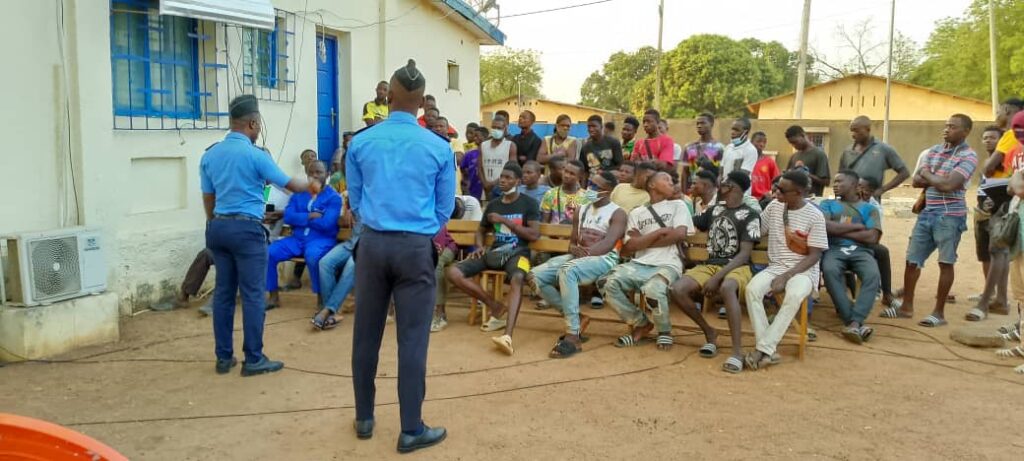 Côte d’Ivoire-AIP/ La police sensibilise les conducteurs de tricycles sur les bonnes pratiques routières à Bouna