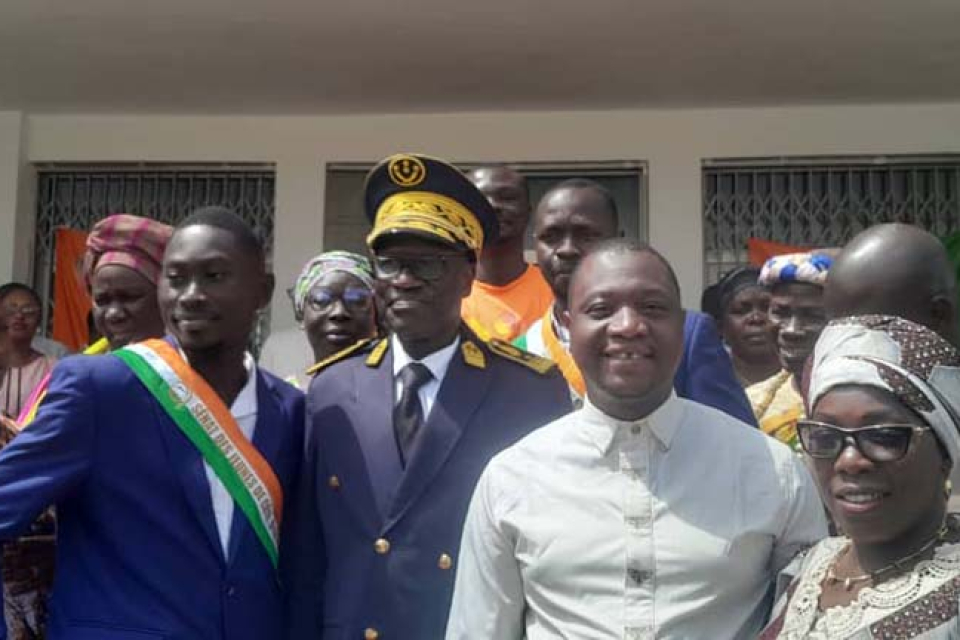 Cérémonie de présentation des voeux au Préfet de région du Kabadougou, préfet du département d’Odienné, René Famy Kouamé. Photo les responsables de jeunesse