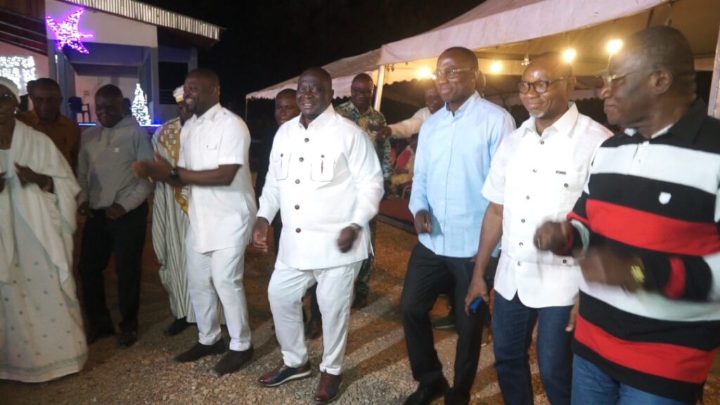 Côte d’ Ivoire – AIP/ Adjoumani renforce le vivre-ensemble à la faveur d’un feu d’ artifice à Amanvi