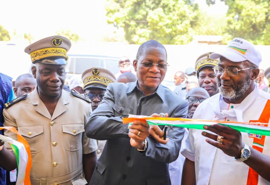 Côte d’Ivoire-AIP / Le Conseil régional de la Bagoué remet les clés d’une école maternelle aux populations de Sianhala