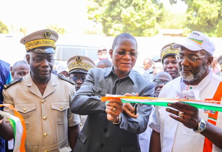 Côte d’Ivoire-AIP / Le Conseil régional de la Bagoué remet les clés d’une école maternelle aux populations de Sianhala