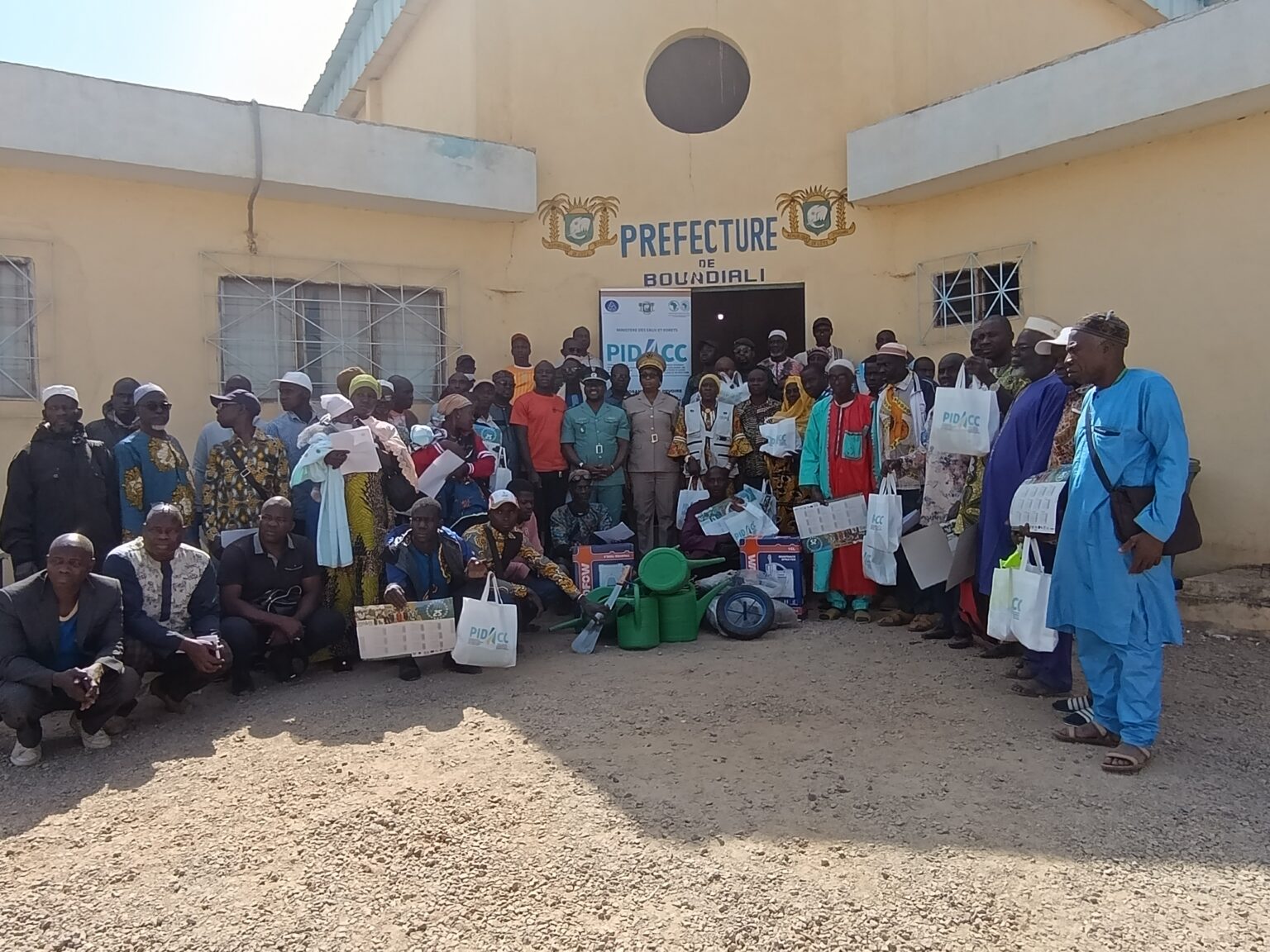 Côte d’Ivoire-AIP/Distribution de matériel agroforestier pour l’adaptation aux changements climatiques dans la Bagoué
