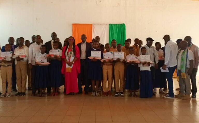 Côte d’Ivoire – AIP/ Une amicale d’anciens élèves récompense les meilleurs élèves de l’ex-lycée moderne 2 de Daloa à l’issue du premier trimestre