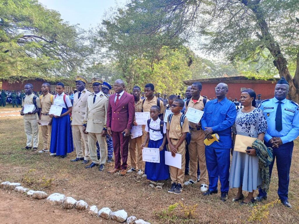 Côte d’Ivoire-AIP/Éducation nationale : deux filles en tête des meilleures moyennes au lycée moderne de Vavoua