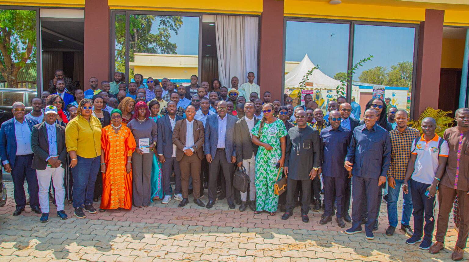 Côte d’Ivoire-AIP/ Une centaine de jeunes leaders instruits sur les clefs du leadership à Sinématinali