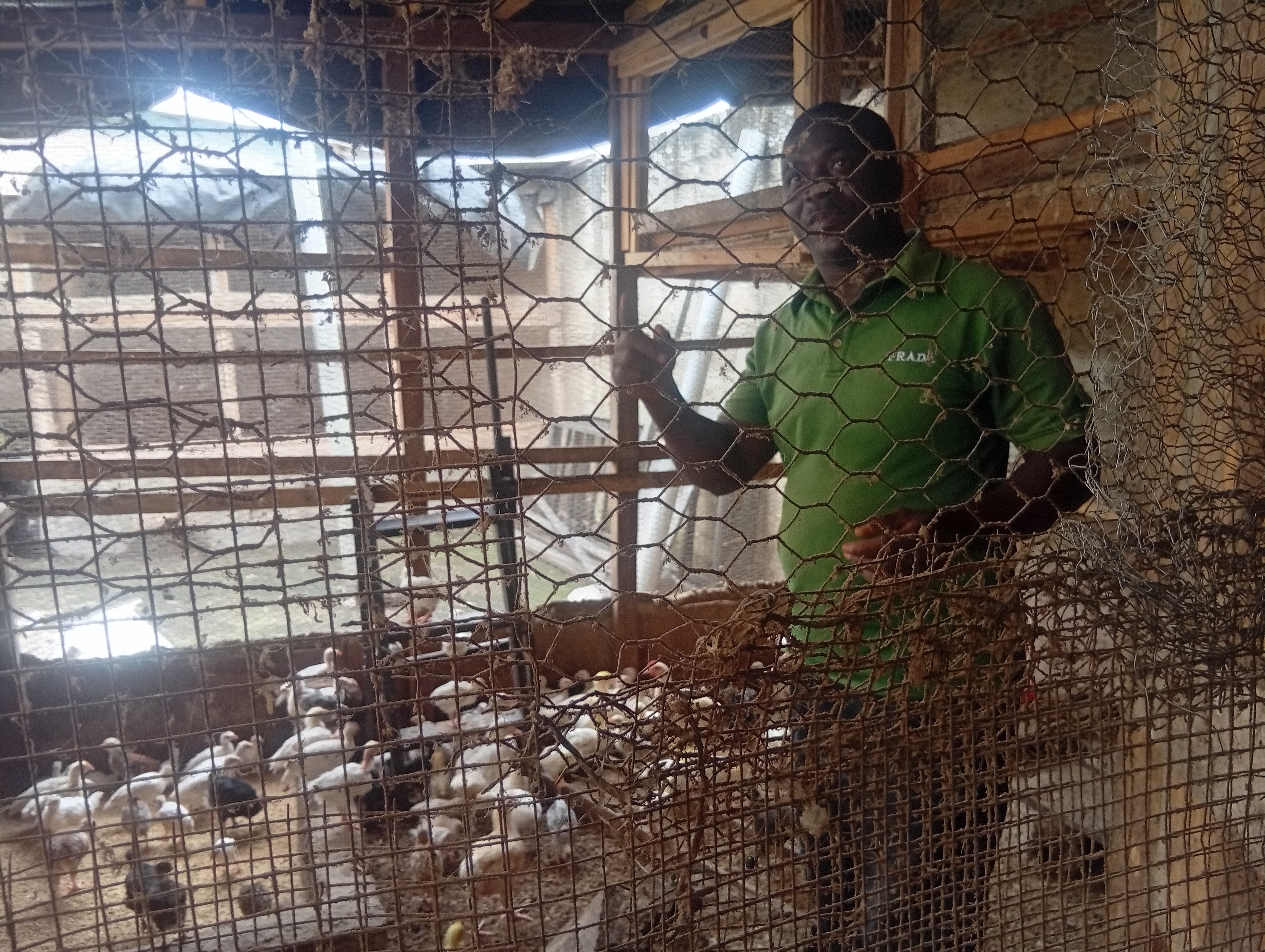 Côte d’Ivoire-AIP/Guibéroua : un pasteur met l’apiculture au service de la subsistance familiale et de l’entrepreneuriat local