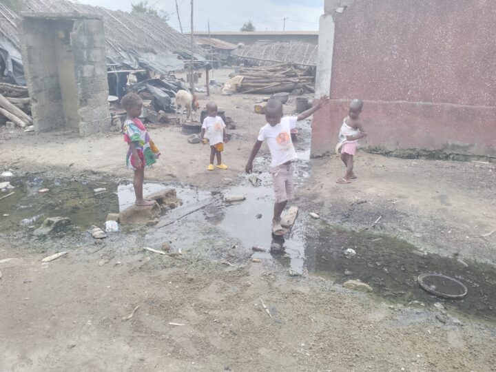 Côte d’Ivoire-AIP / Guitry : des habitants de Kôkô 1 appellent à l’intervention des autorités pour l’assainissement de leur quartier