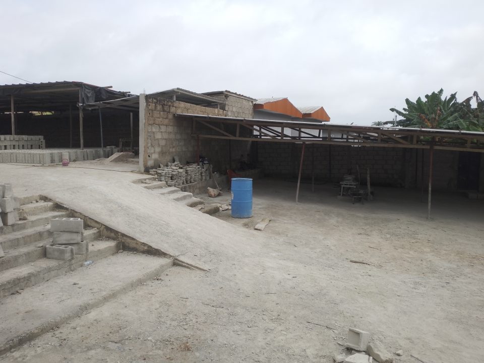 Côte d’Ivoire-AIP/ Des habitants de Guitry dénoncent les nuisances sonores d’une fabrique de briques