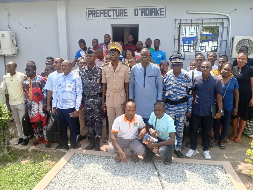 Côte d’Ivoire-AIP/ Les jeunes bénévoles pour la paix d’Adiaké félicités pour leurs actions de maintien du calme lors des élections présidentielles