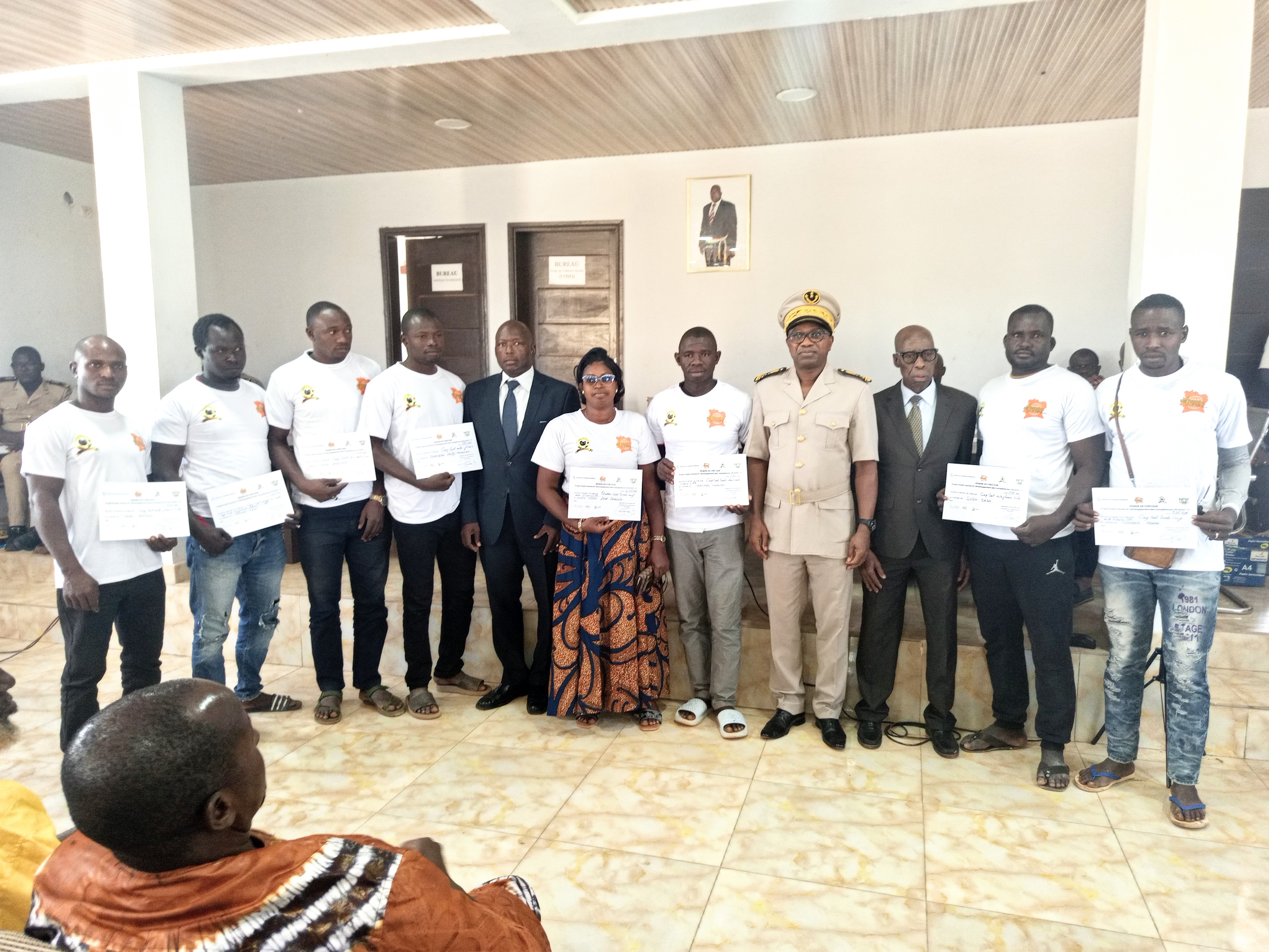 Côte d’Ivoire-AIP/ Plus de 200 jeunes du Folon reçoivent un appui à l’insertion dans le cadre du PEJEDEC 3