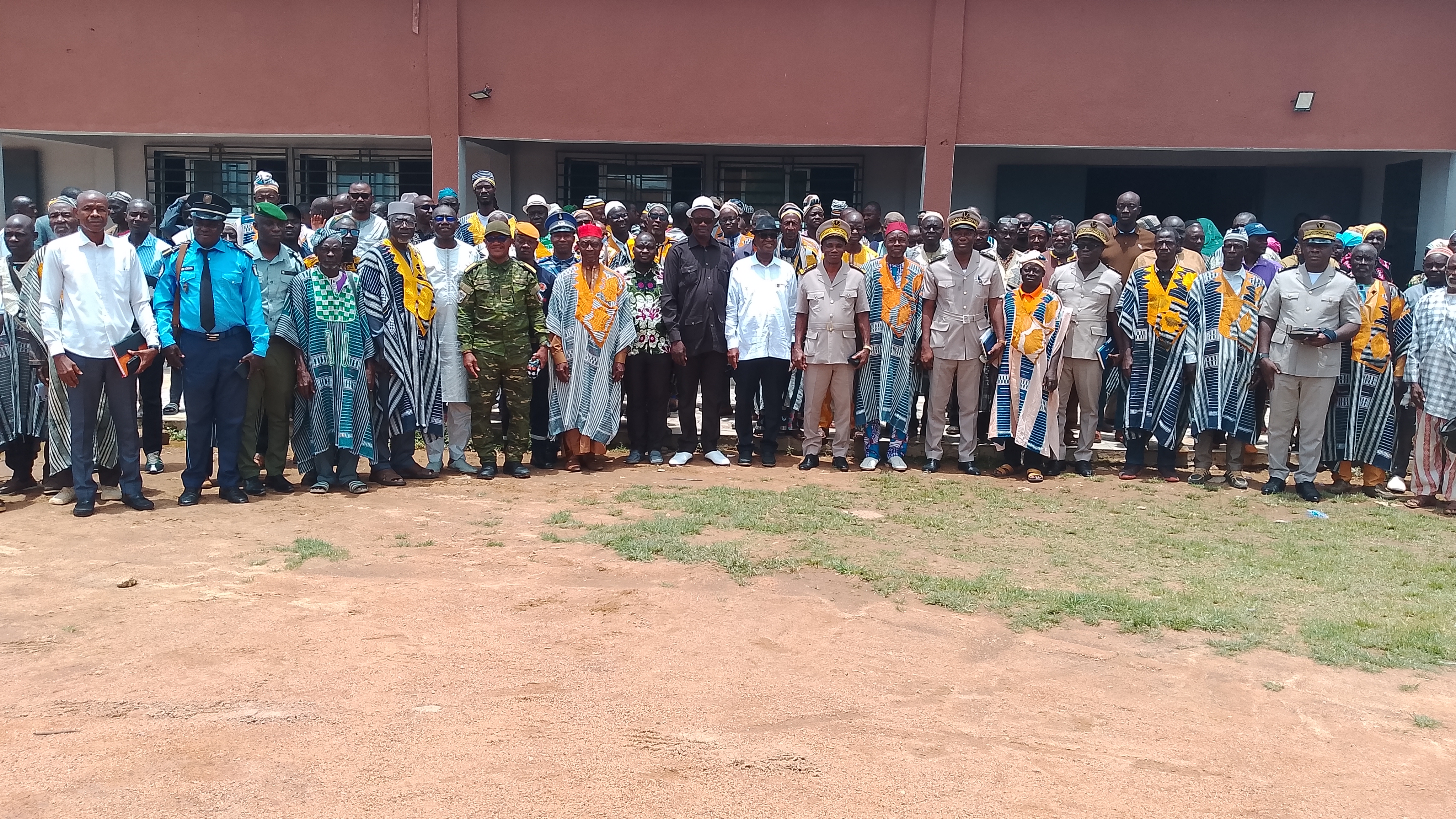 Côte d’Ivoire-AIP/ Les autorités administratives et communautaires mobilisées contre l’orpaillage illégal à Kouto