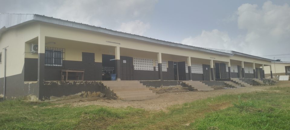 Côte d’Ivoire-AIP/ Le Conseil régional du Lôh-Djiboua renforce les infrastructures du Collège moderne de Yocoboué