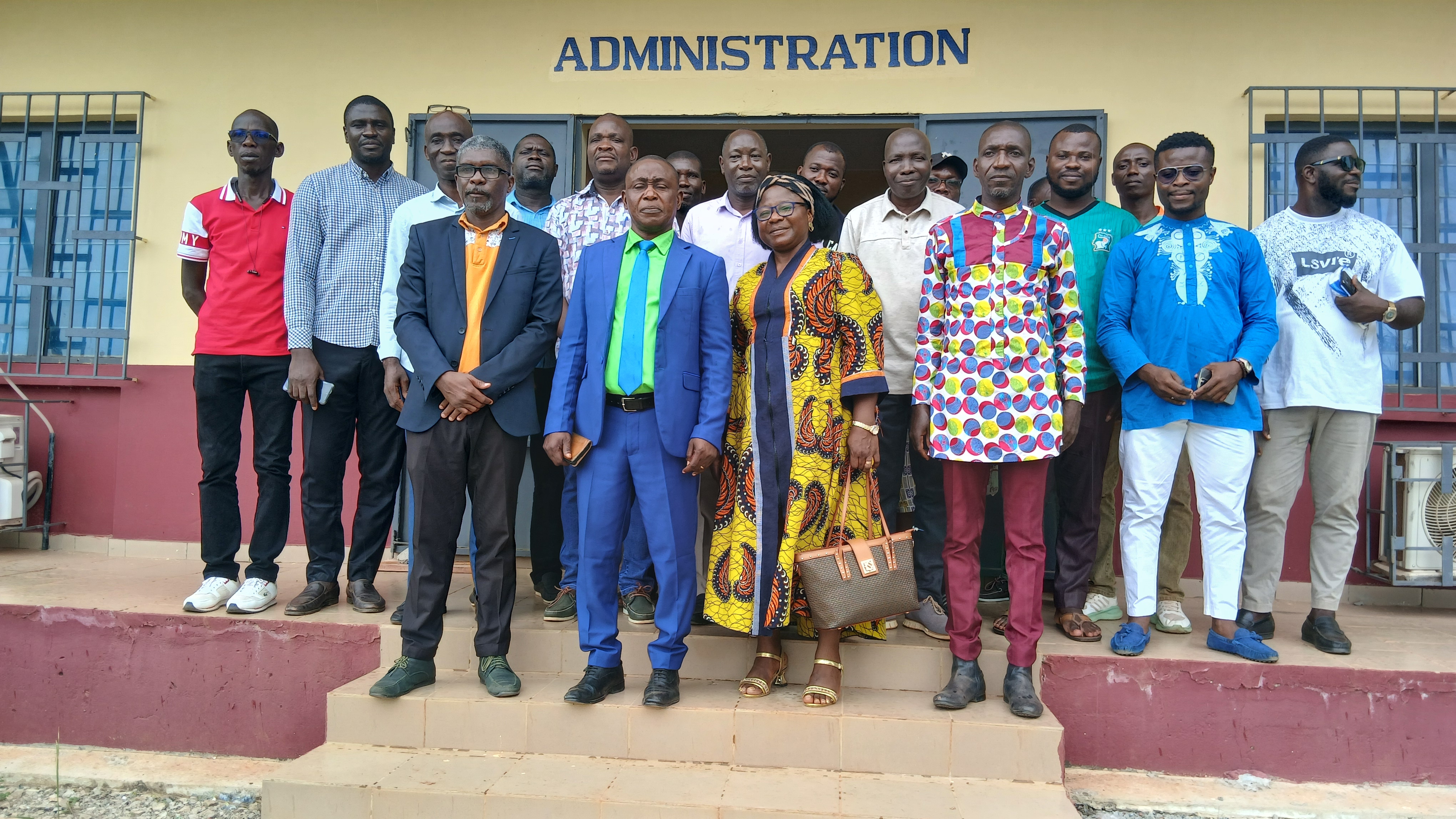 Côte d’Ivoire-AIP/ Guitry : des anciens élèves de l’ex-CEG réaffirment leur attachement au lycée moderne