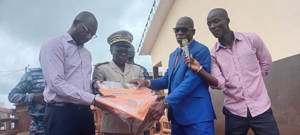 Côte d’Ivoire-AIP/ L’inspecteur Attia Kouakou salue les actions de la mairie en faveur de l’école à Ouaninou