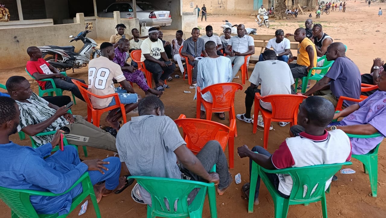 Côte d’Ivoire-AIP/ Présidentielle 2025: une organisation de jeunesse sensibilise les jeunes de Sinfra à la non-violence