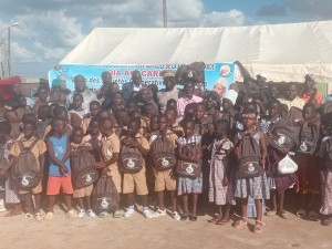 Côte d’Ivoire-AIP/ Des organisations agricoles offrent des kits scolaires à plus de 100 élèves du Bafing
