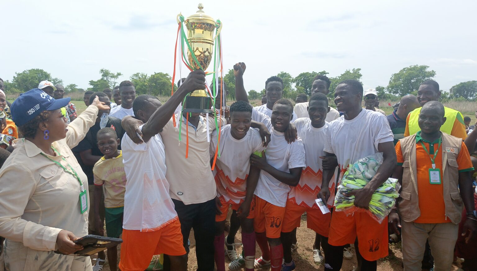 Côte d’Ivoire-AIP/ L’equipe de Sahandala remporte le trophée de la cohésion sociale et de la solidarité à Kong