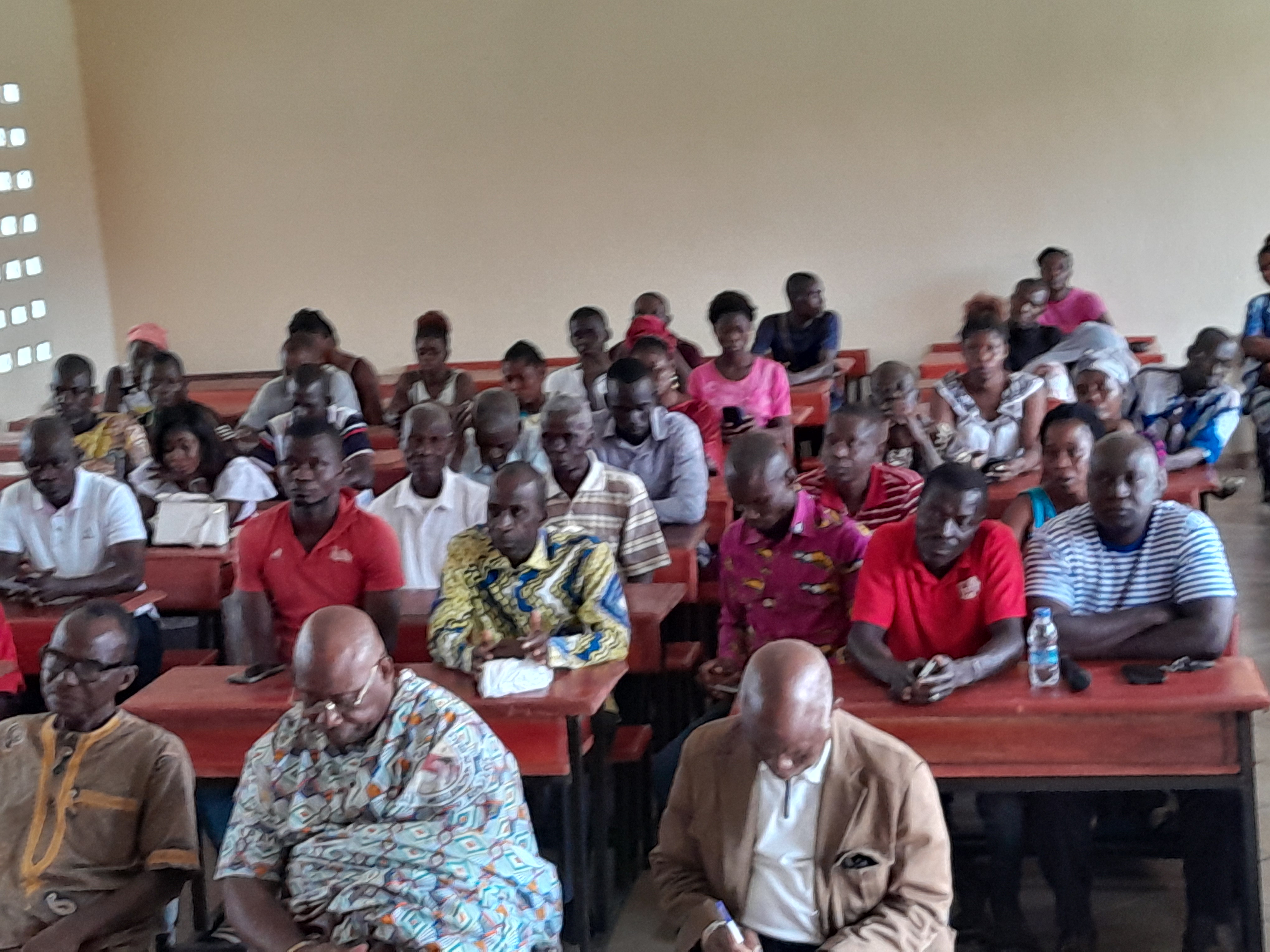 Côte d’Ivoire-AIP/ Les parents d’élèves du collège moderne de Tiébissou invités à s’approprier le projet BONAMAS