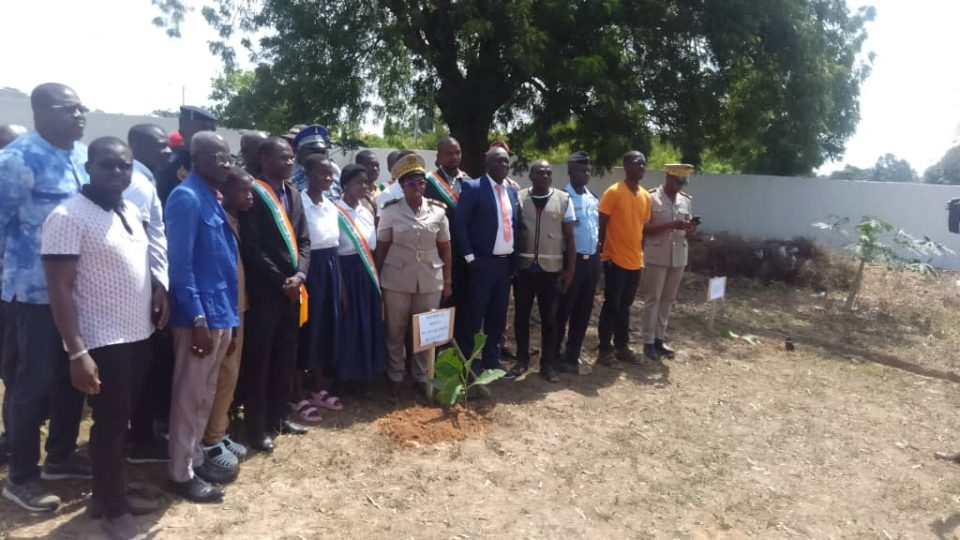 Côte d’Ivoire-AIP/ Le capitaine Brice Kouassi sensibilise sur l’agroforesterie et les techniques de reconstitution du couvert végétal