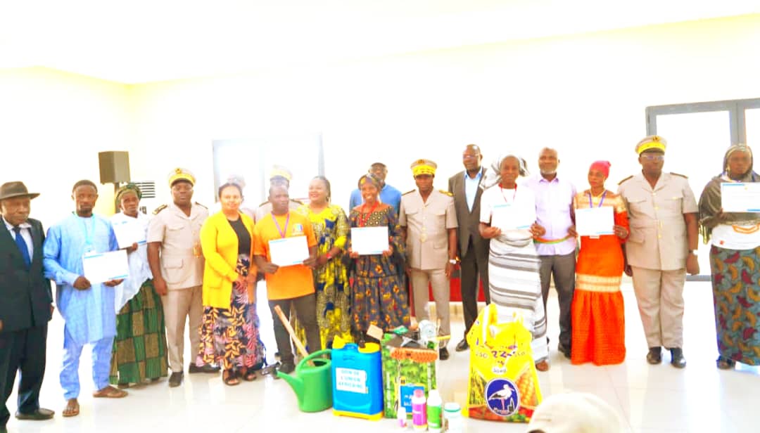 Côte d’Ivoire-AIP/ LA CNFCI offre des kits agricoles à 115 producteurs des localités frontalières de la région du Bafing