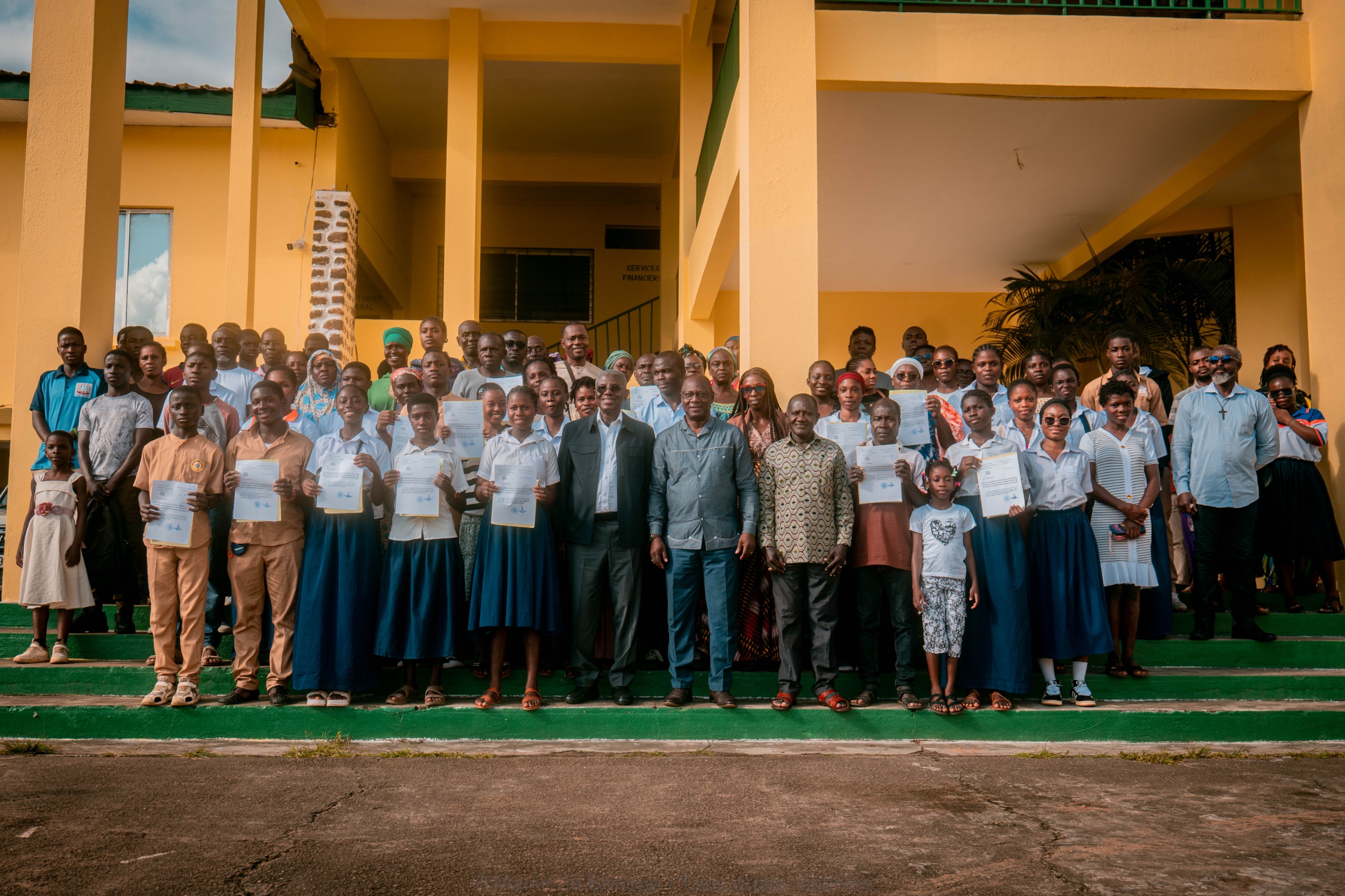 Côte d’Ivoire-AIP/ Bonoua: 200 élèves et étudiants bénéficient de bons de prise en charge scolaire