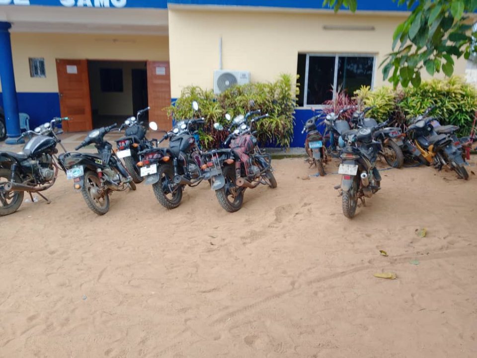 Côte d’Ivoire-AIP/Plus de 100 motocyclettes verbalisées par la police pour non-respect du code de la route à Bonoua