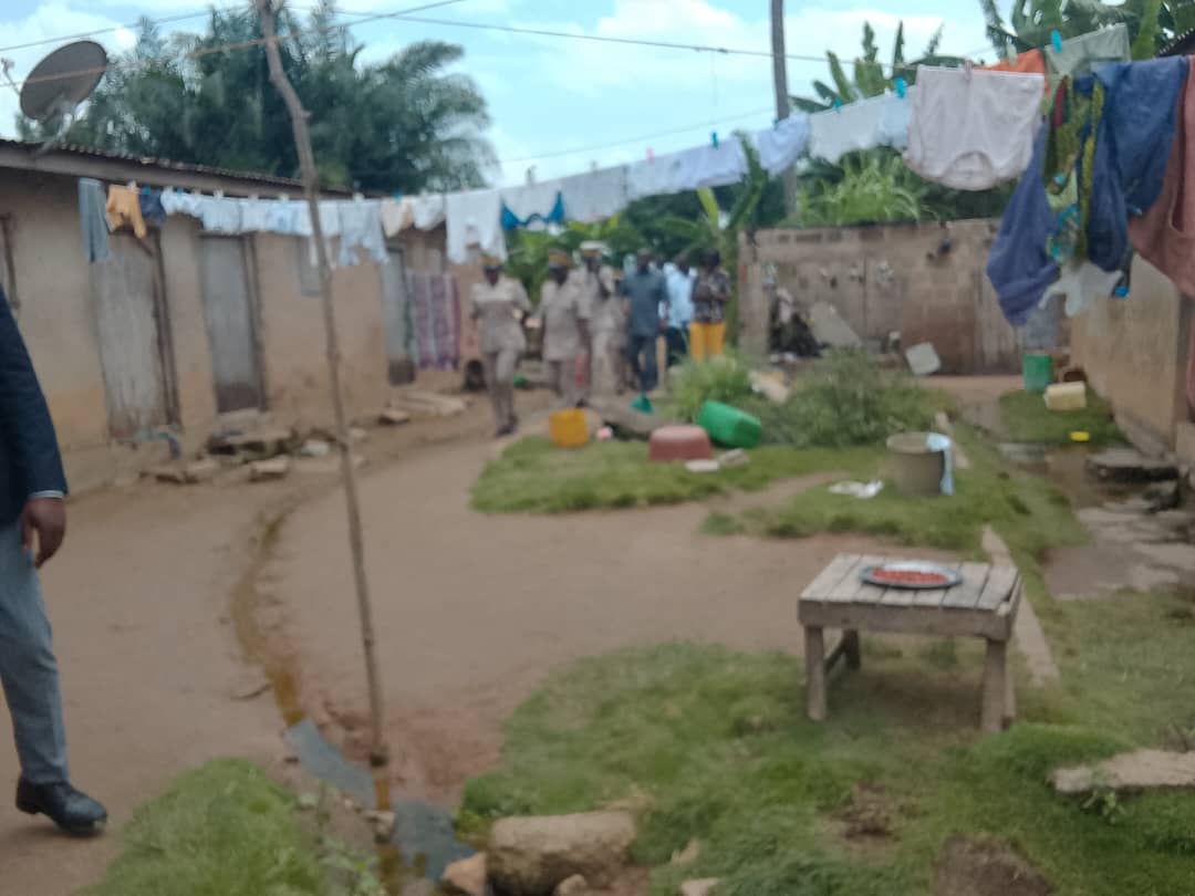 Côte d’Ivoire-AIP / Autorités administratives et municipales visitent les zones à risques pour prévenir des inondations à Tiébissou