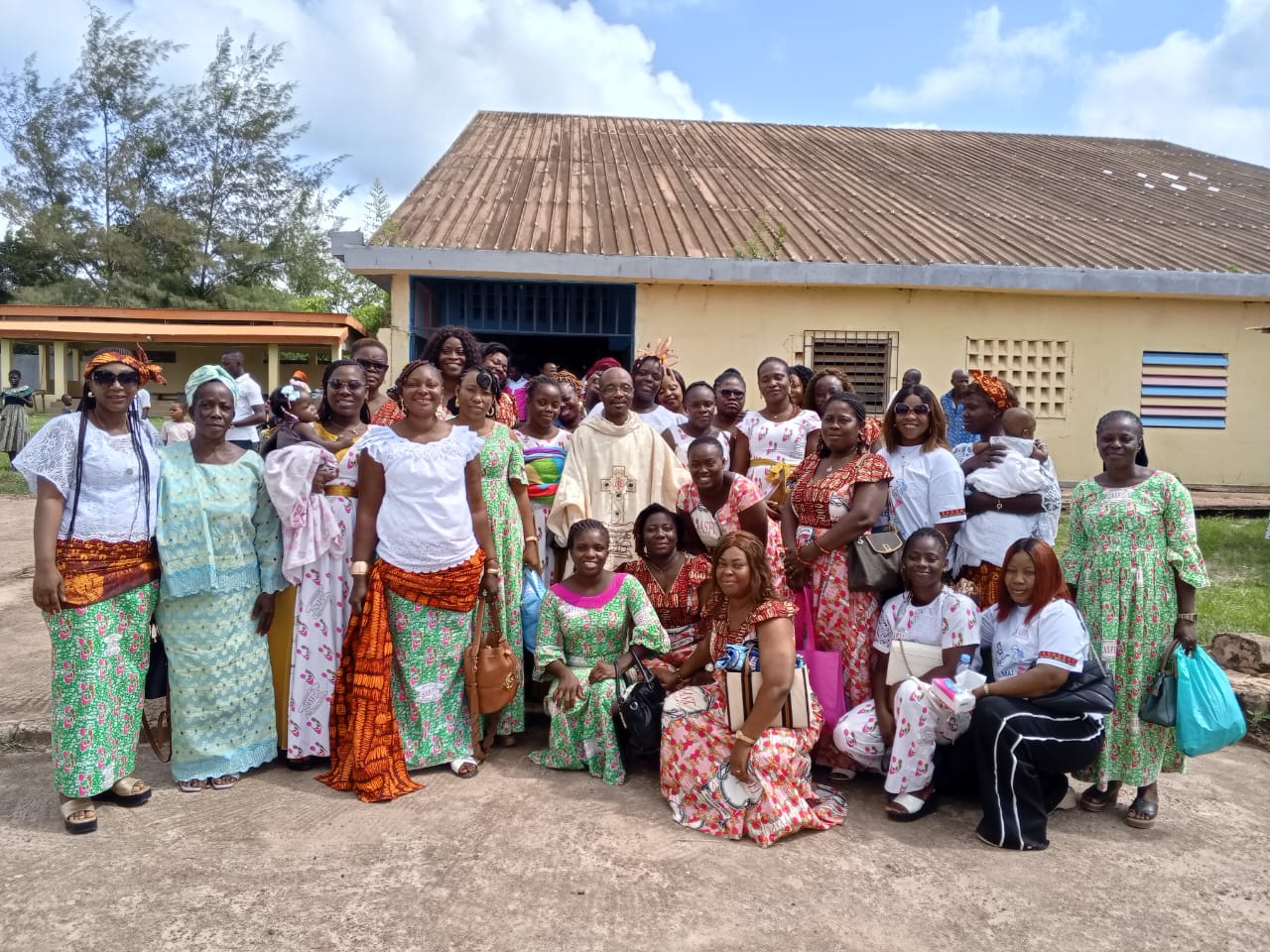 Côte d’Ivoire-AIP/ Les sage-femmes de Lakota donnent une portée spirituelle à leur distinction nationale à Niambézaria