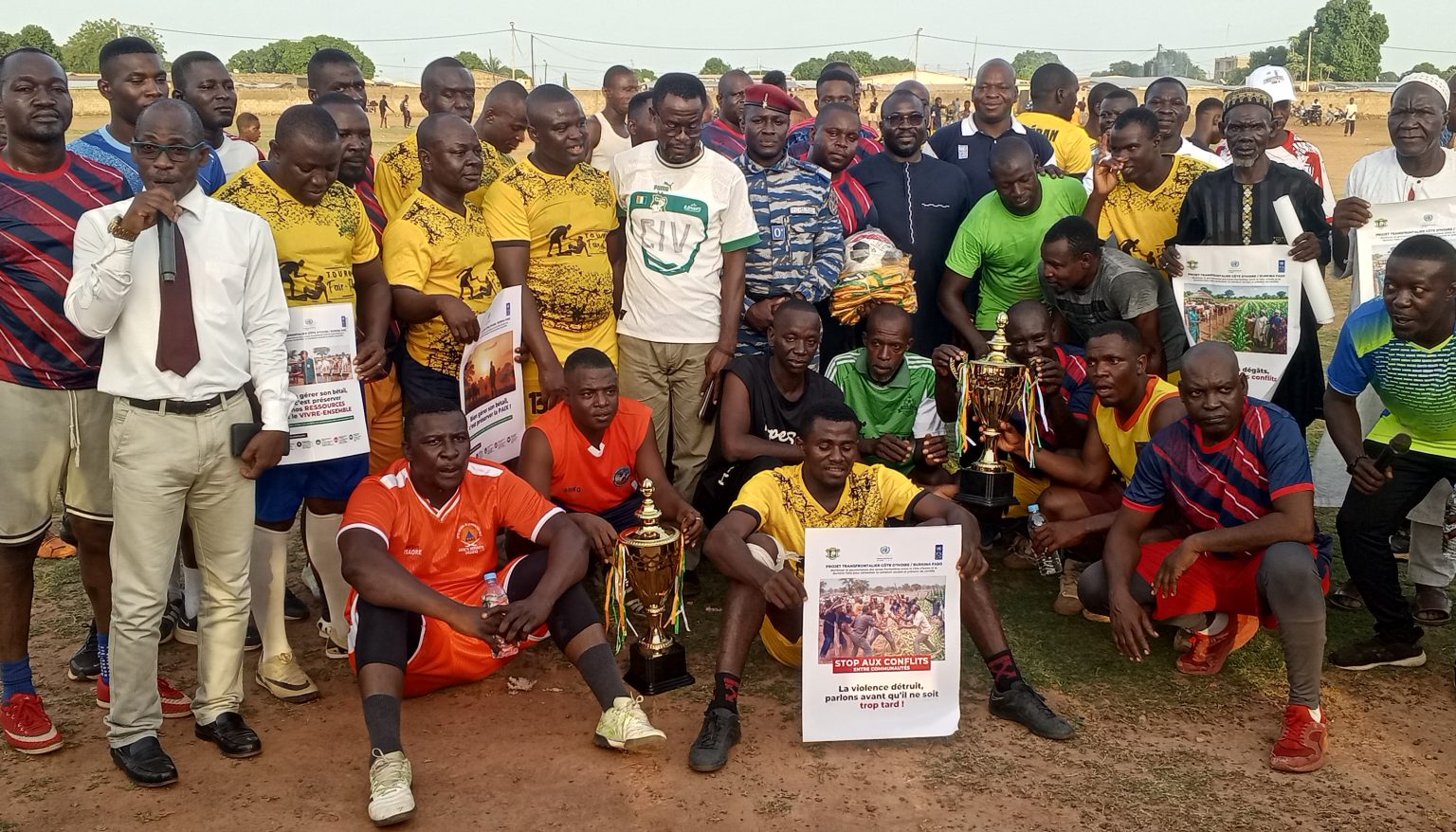Côte d’Ivoire-AIP/ La cohésion entre FDS et population civile célébrée à travers un match de gala à Ouangolodougou