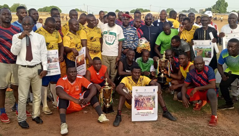 Côte d’Ivoire-AIP/ La cohésion entre FDS et population civile célébrée à travers un match de gala à Ouangolodougou