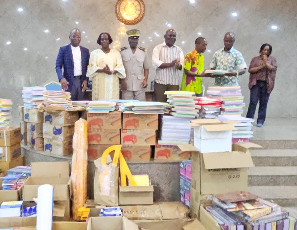 Côte d’Ivoire-AIP/ La mairie de Tiassalé équipe les écoles maternelles et primaires en matériels didactiques