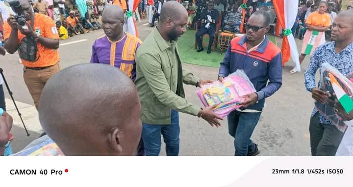 Côte d’Ivoire-AIP/An 66 : 18 meilleurs élèves de Kanzra reçoivent des kits scolaires