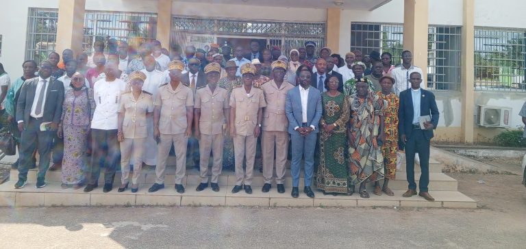 Côte d’Ivoire-AIP/ Le préfet Gueu Zro appelle les propriétaires terriens à refuser leurs parcelles aux orpailleurs illégaux dans la Mé
