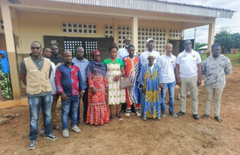 Côte d’Ivoire-AIP/ La CRDH et l’ONG Béré Secours sensibilisent à la scolarisation des enfants à Béréda