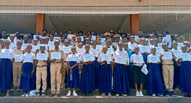 Côte d’Ivoire-AIP/ Les meilleurs élèves du secondaire et public et privé de Sikensi distingués