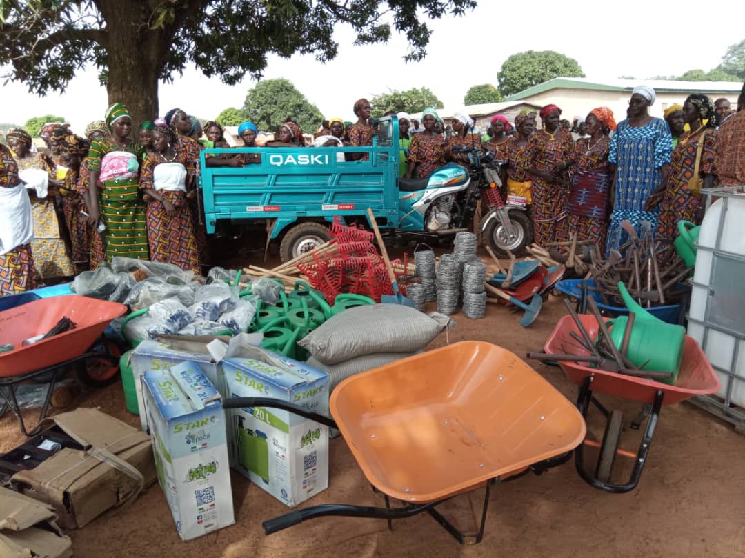 Côte d’Ivoire-AIP/ La CIDT remet du matériel agricole aux femmes de Dotekaha