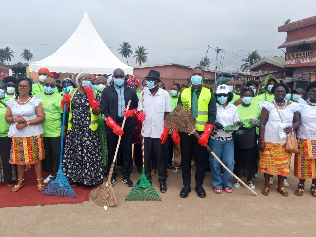 Côte d’Ivoire-AIP/Plus de 500 femmes mobilisées pour assainir le quartier d’Adjouffou