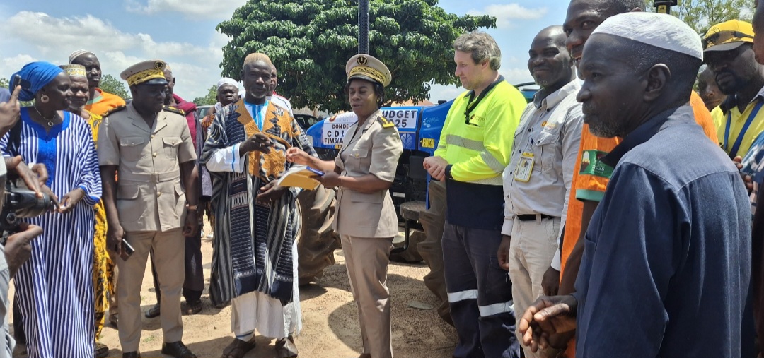 Côte d’Ivoire-AIP /Tengrela: Bolona reçoit un tracteur pour renforcer la production agricole