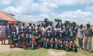 Côte d'Ivoire-AIP/ La Fondation Porteo distribue plus de 500 kits scolaires dans quatre écoles de la sous-préfecture de Kaouara