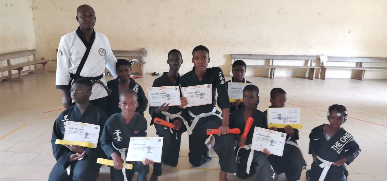 Côte d’Ivoire-AIP / Huit jeunes karatékas franchissent une nouvelle étape dans leur formation au Jeet-Ki-do à Adzopé
