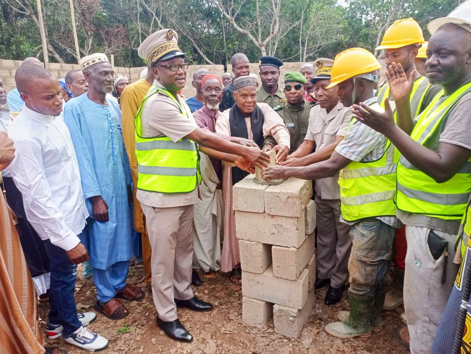 Côte d’Ivoire-AIP/ Le préfet de Sandégué lance les travaux du château d’eau de Badankaigni-Tomora