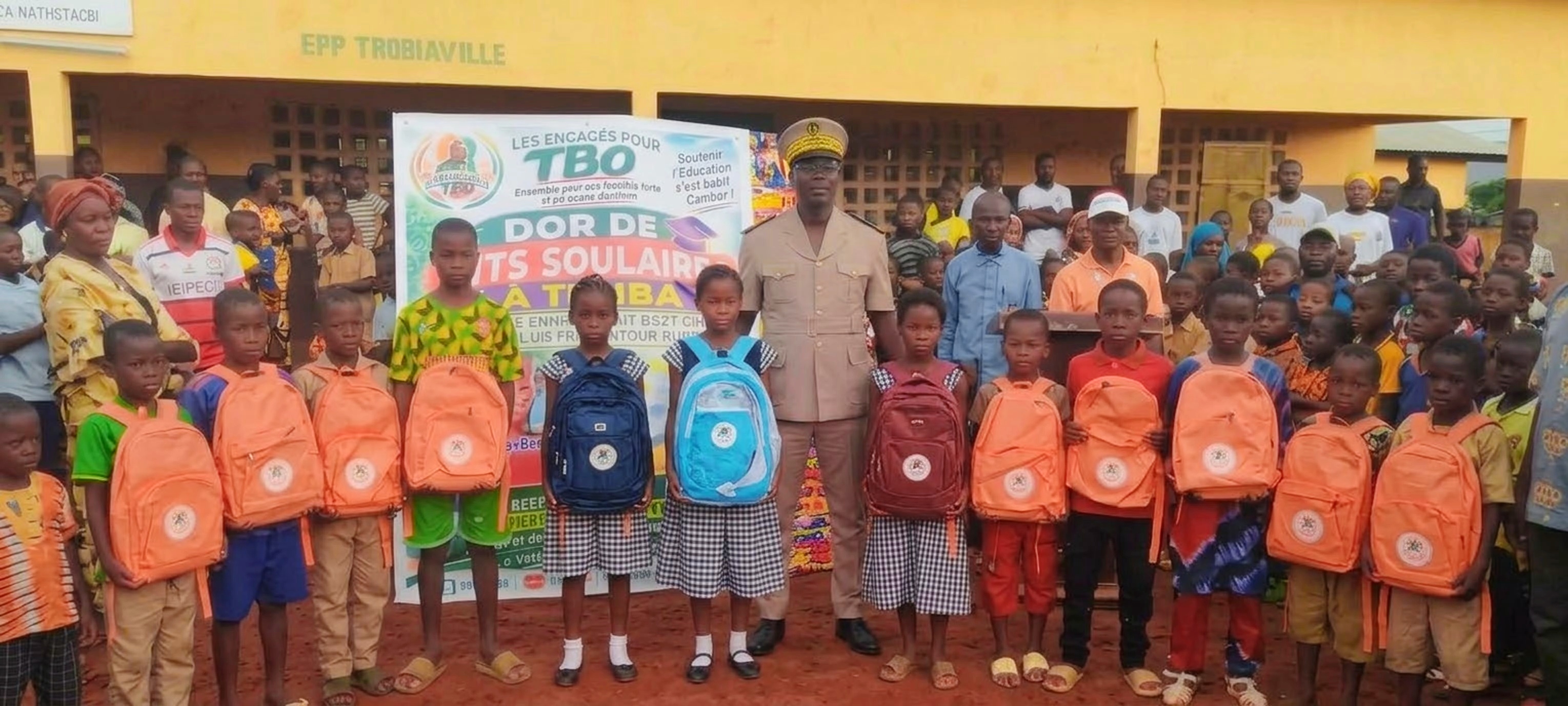 Côte d’Ivoire-AIP/ 400 élèves de Touba bénéficient de kits scolaires offerts par le mouvement "Les Engagés pour TBO"