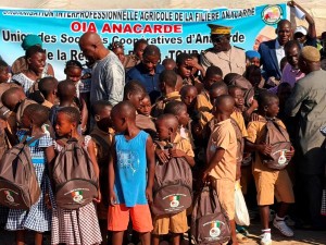 Côte d’Ivoire-AIP/ Cent-dix élèves du Béré bénéficient de kits scolaires et alimentaires offerts par l’USCAREB