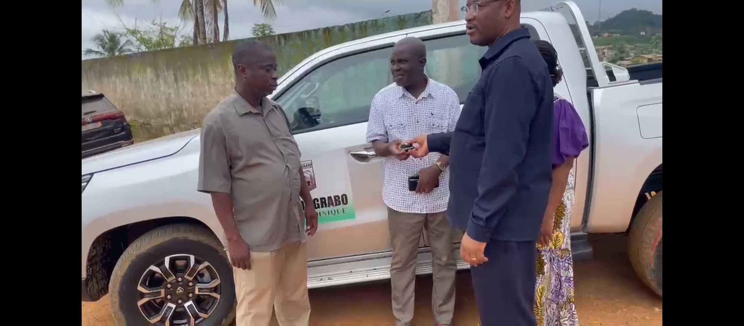 Côte d’Ivoire-AIP /Un véhicule de service remis aux services techniques de la mairie de Grabo