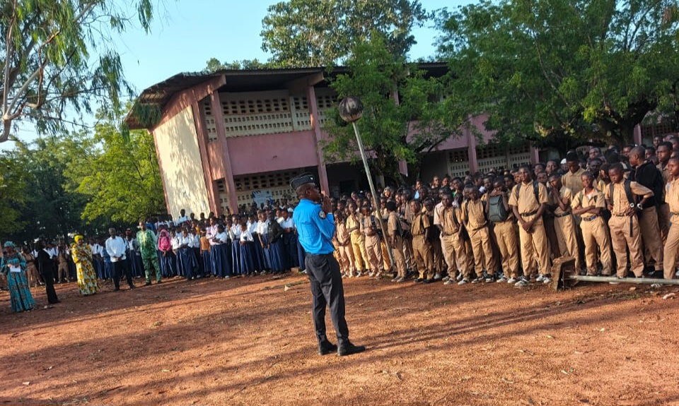 Côte d’Ivoire-AIP/ Les élèves du lycée moderne de Tengrela sensibilisés au civisme routier et à la citoyenneté